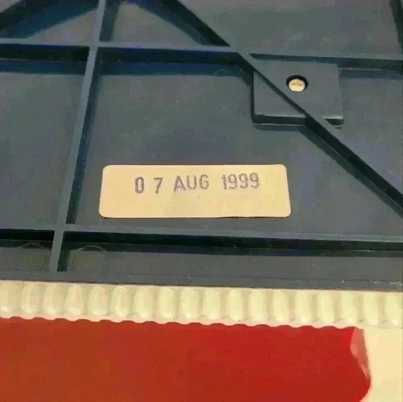 M &M-LA-Z-BOY Candy Dispenser - Picture 9 of 9